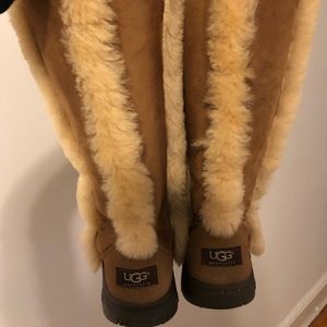 Ugg Sundance Boots in Chestnut (Size 8)